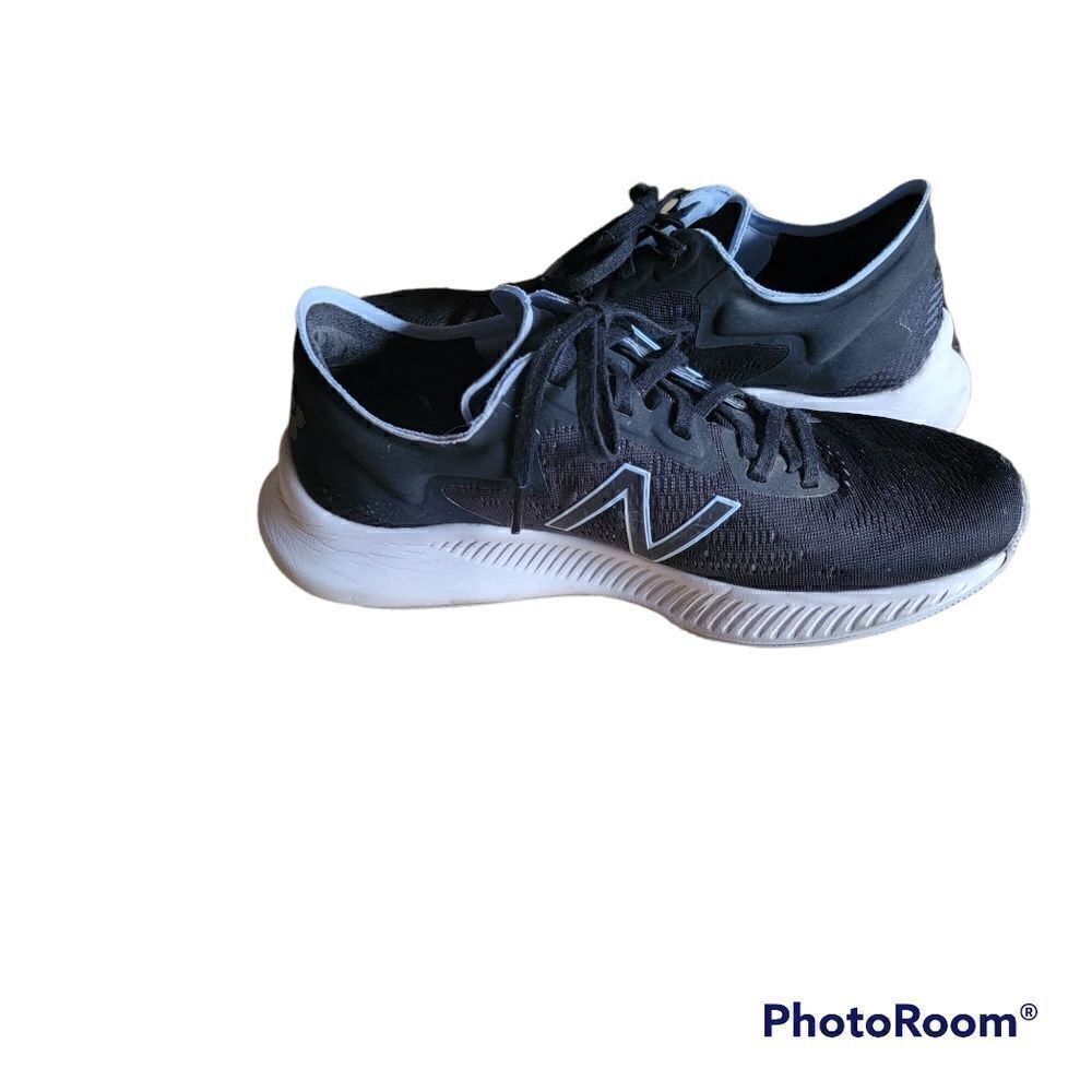 New Balance Performance Running Shoe. Size 9. - Picture 6 of 12